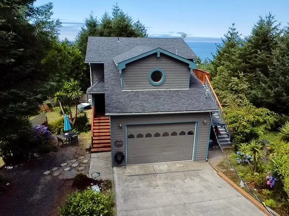 66 & 50 Spur Ct, Whitethorn, CA 95589