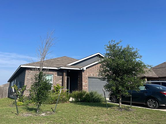 3rd image of 153 Fallowbrook Ln