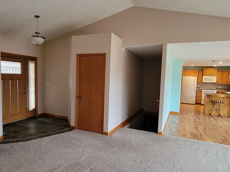 3719 E Thrush Ln — Photo 3