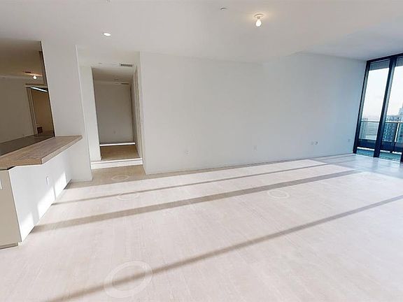 3rd image of 1000 Brickell Plz #5603