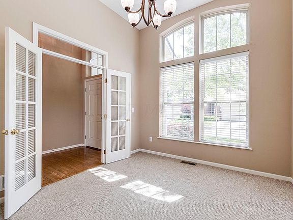 3rd image of 5551 Grand Crescent Dr