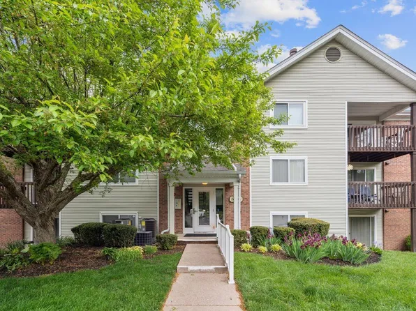 5984 Meadowcreek Dr #9, Milford, OH 45150