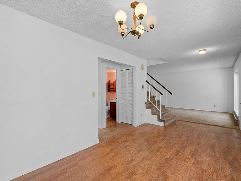 1009 S Lewiston Way — Photo 10
