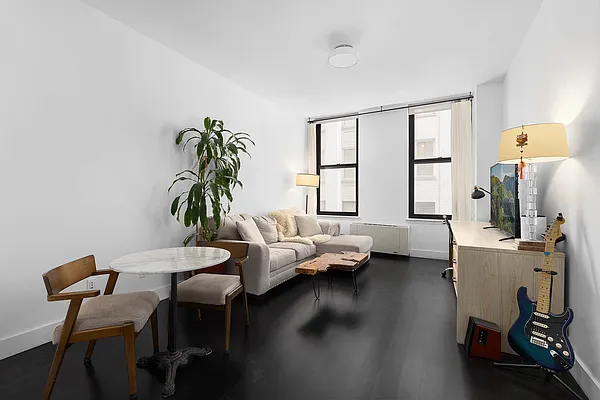 Rented by SERHANT. | media 1
