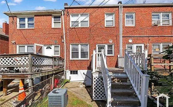 60 S Hawthorne Rd — Photo 17