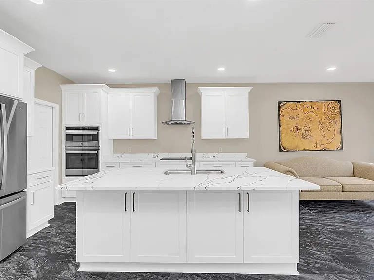 7221 Bay Club Way — Photo 6