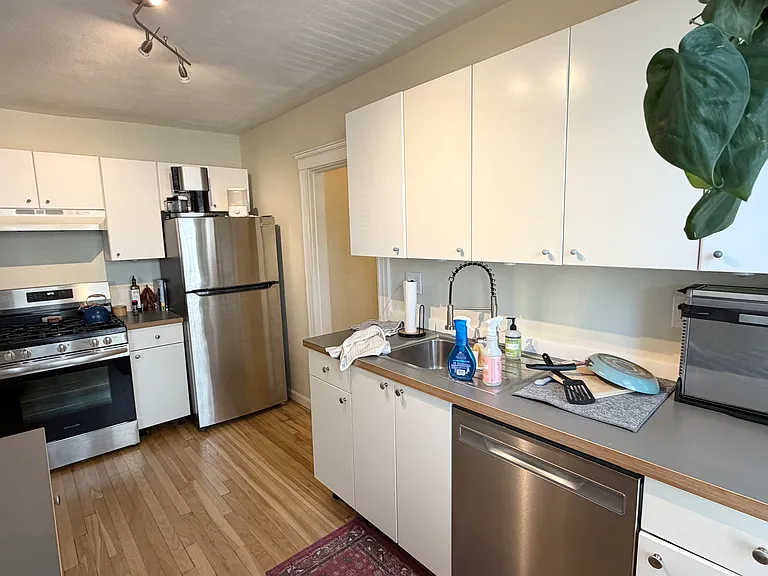 27 Beecher St #4 — Photo 15