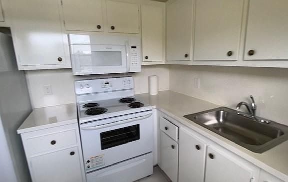 3rd image of 1150 NE 191st St #26