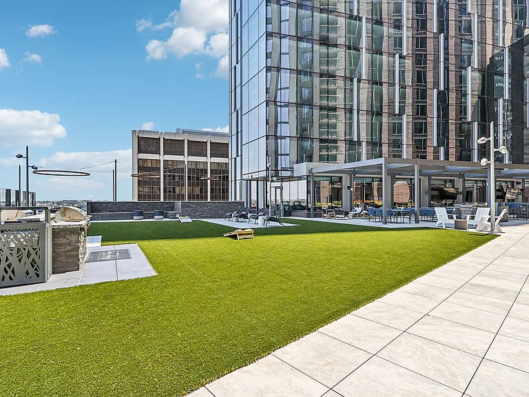 Rosslyn Towers — Photo 22