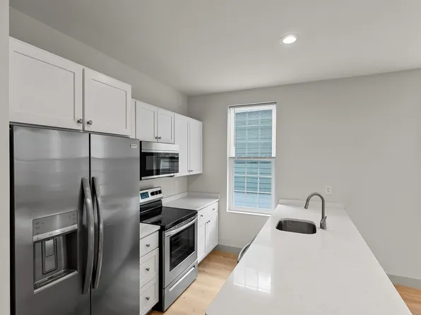 39-41 August St., 39-41 August St, Providence, RI 02908