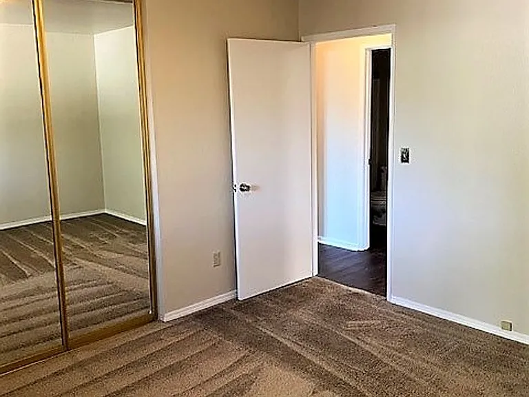 19066 Shoreline Dr — Photo 7