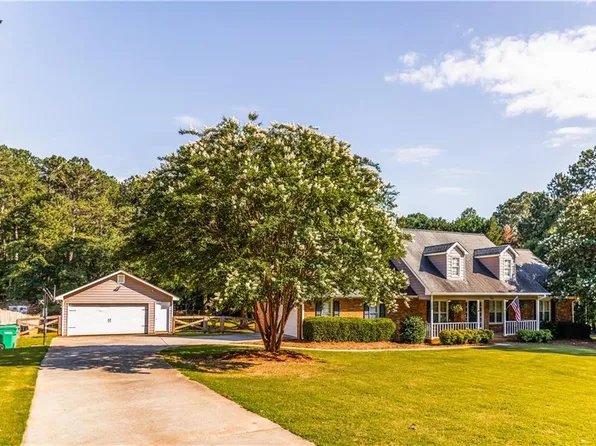 184 Wildflower Dr, Social Circle, GA 30025