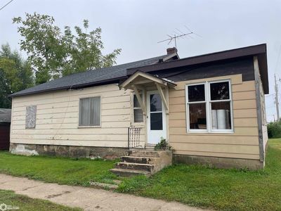 907 E State St, Marshalltown, IA, 50158
