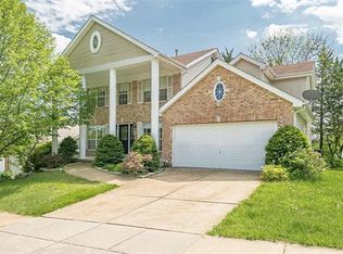 350 Summer Top Ln, Fenton, MO