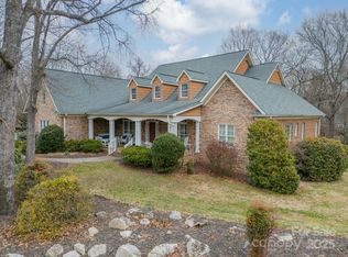 5218 Shadow Pond Ln, Charlotte, NC 28226
