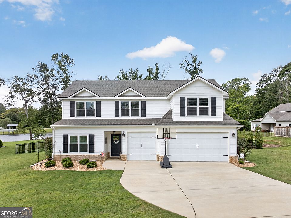 1st image of 615 Lakeshore Dr