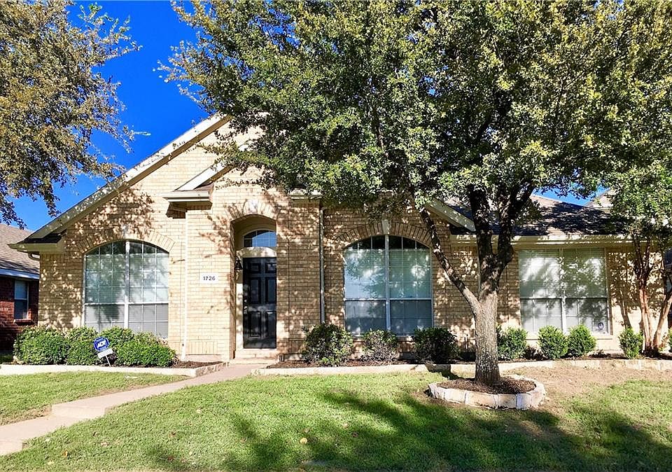 1st image of 1726 River Oaks Dr