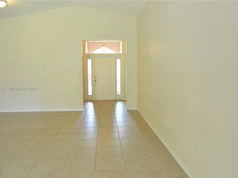 1855 NE 36th Ave — Photo 4
