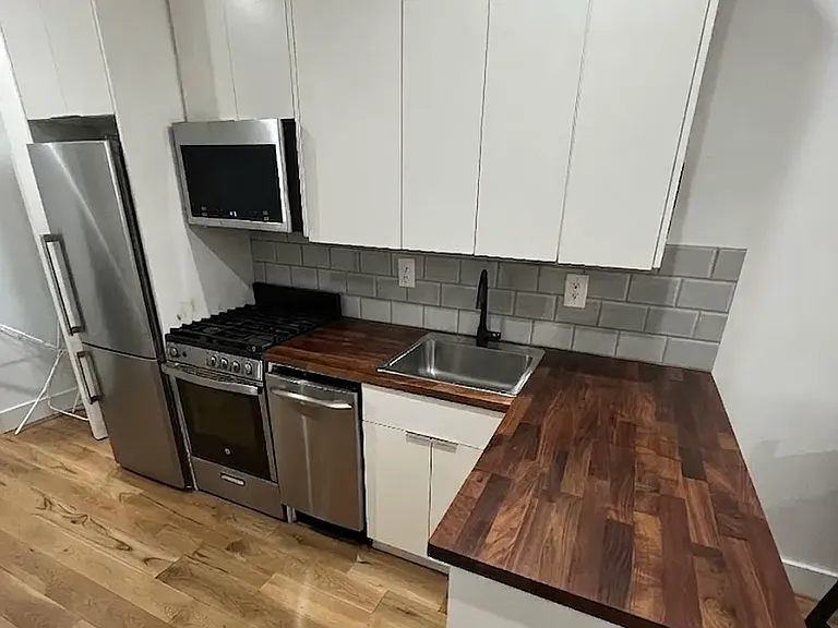 482 Onderdonk Ave #2L — Photo 3