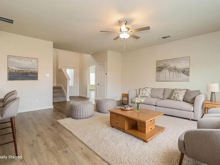 1513 Woodwinds Dr — Photo 4