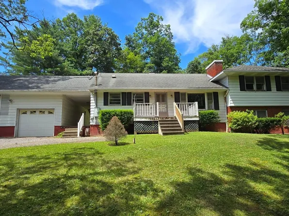 1967 Pleasant Valley Rd, Cogan Station, PA 17728