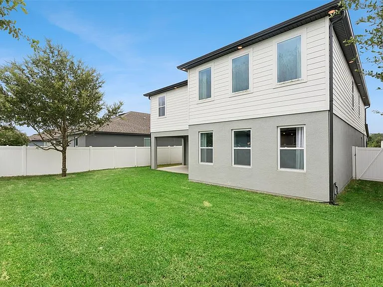 756 Steerview St — Photo 31