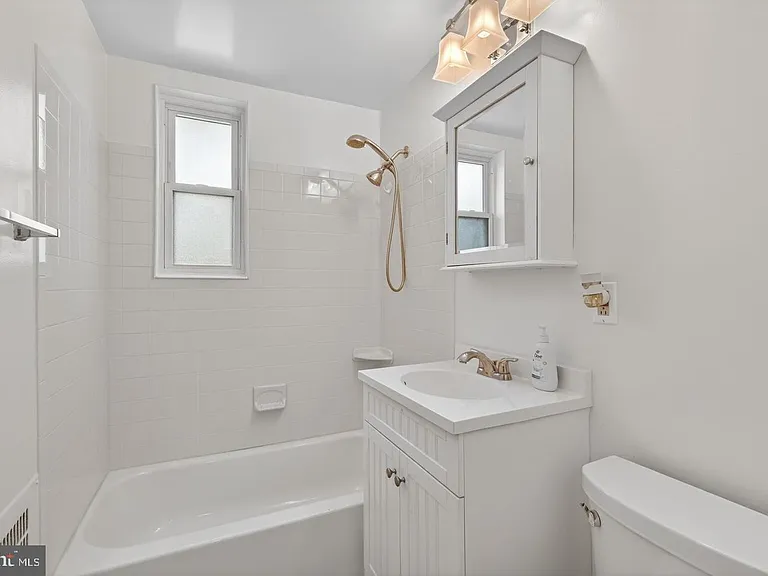 106 N George Mason Dr #4 — Photo 15