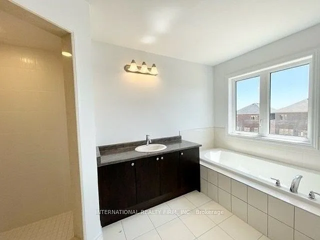 240 Ridley Cres — Photo 16