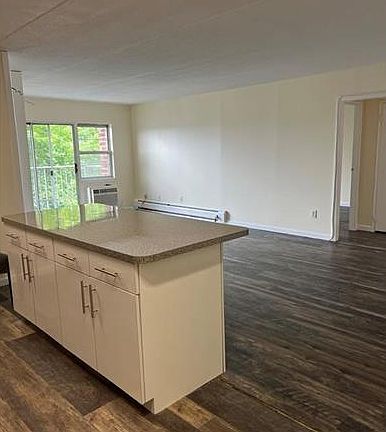 5th image of 35 Park Ave APT 3U
