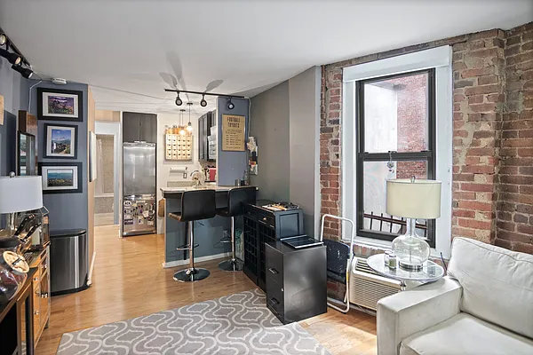 Sold by HomeDax Real Estate | media 4