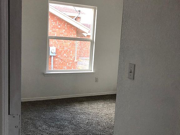 4th image of 13330 Mitchell Dr