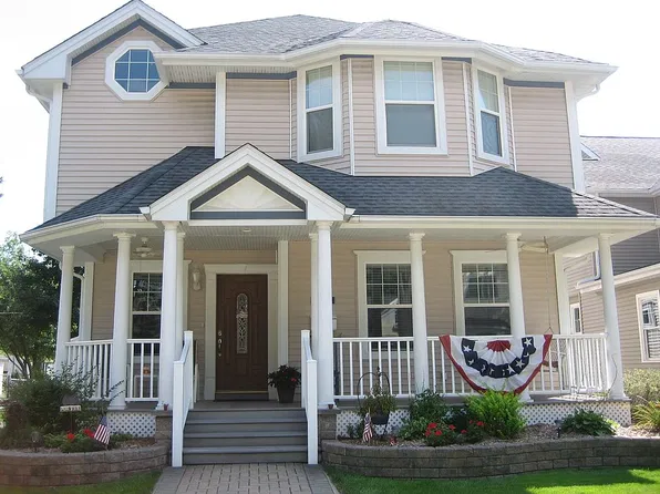 1075 Palmer St, Plymouth, MI 48170