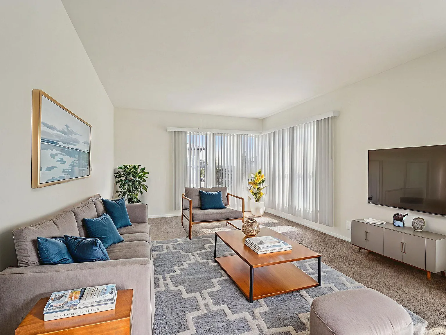 Crenshaw Terrace — Photo 1