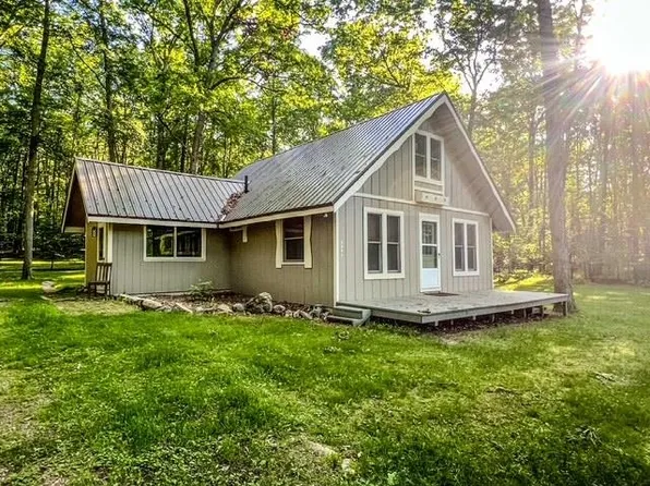 4861 White Birch Ln, Farwell, MI 48622