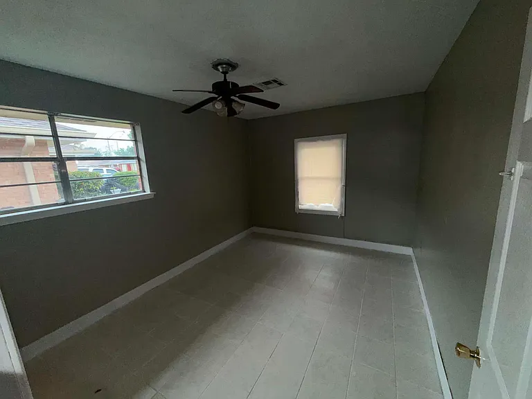 1716 Yorktowne Dr — Photo 6