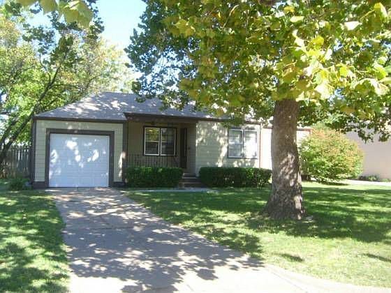 1st image of 409 E Kirwin Ave