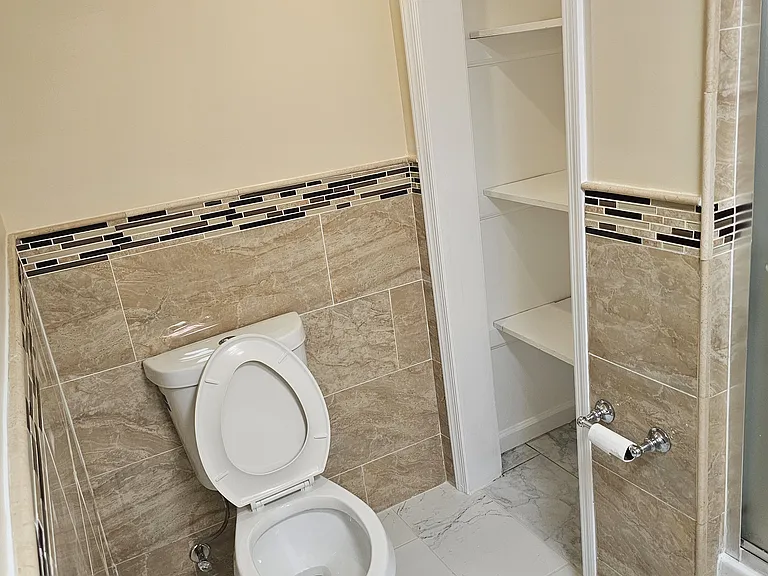 6111 Hudson Ave #1 — Photo 2