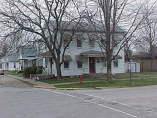 1st image of 300 W Archer Ave