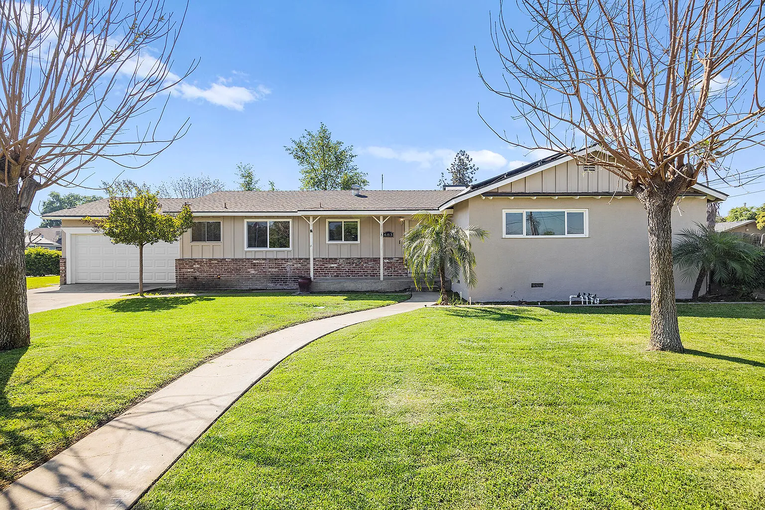 683 N Villa Avenue photo 1