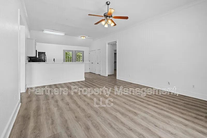 4 bed, 2.0 bath, 1124 sqft, $1,695 — Photo 3