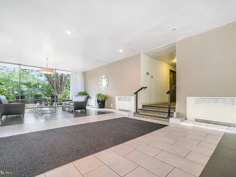 1210 N Taft St #504 — Photo 19