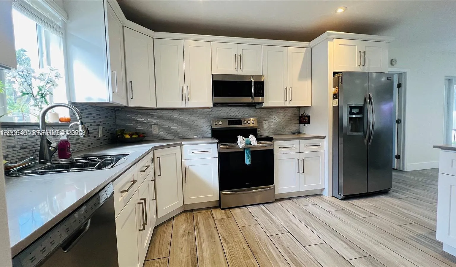 3 bed, 1341 sqft, $4,300 — Photo 3