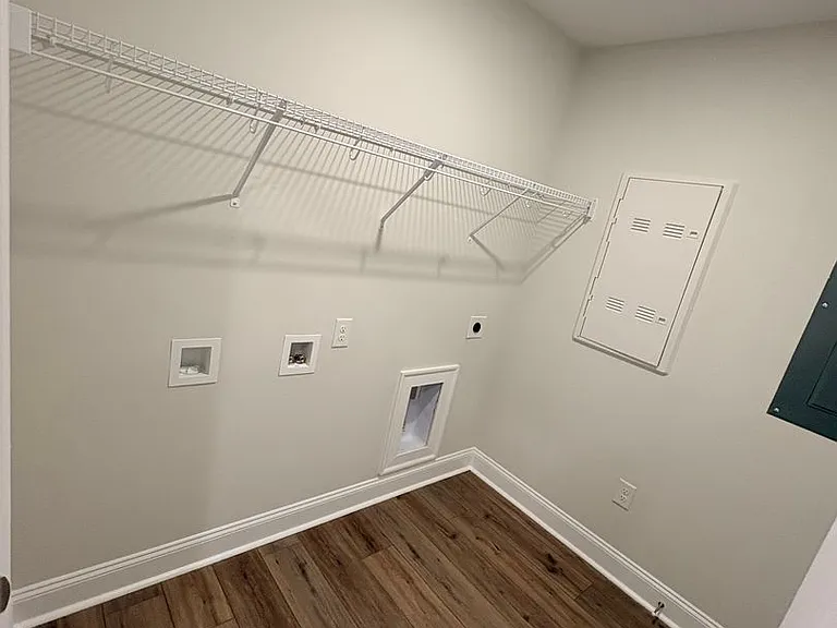 110 Alva Ct — Photo 6