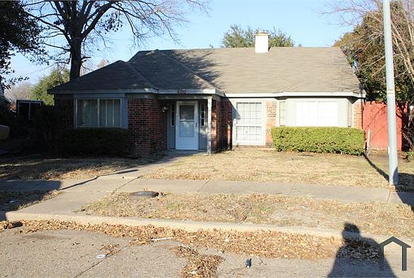 1st image of 400 Picketts Dr