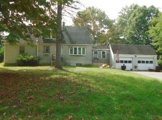 4788 Apple Ln, Center Valley, PA 18034