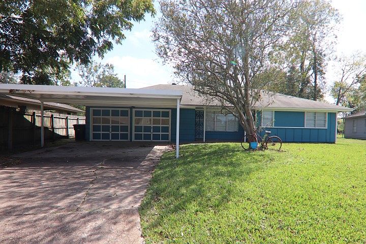 1st image of 3705 Bryan Dr