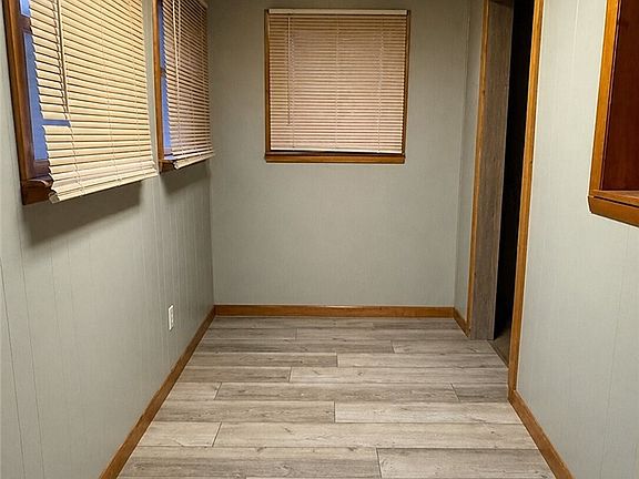 2nd image of 101 Fishpot Rd