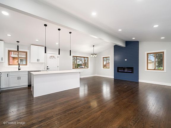 5th image of 8429 Mason Ave