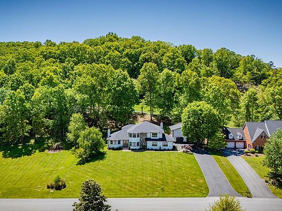 2nd image of 390 Winterham Dr