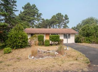 5445 El Prado Ave, Lincoln City, OR 97367